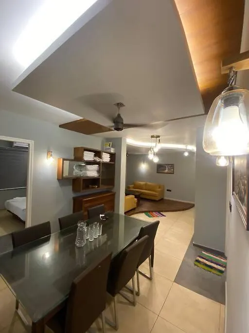 Lulu Heights Suites Kochi Apartmán