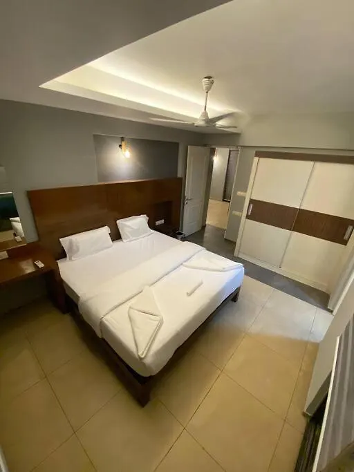 公寓 Lulu Heights Suites Kochi